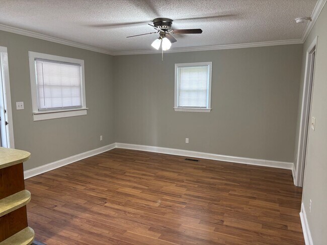 Building Photo - 3 BED, 2 BATH HOME LOCATED IN RAMSEUR