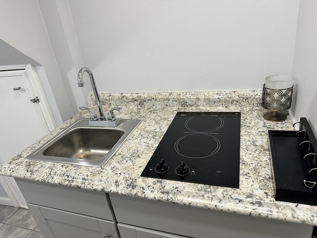 Building Photo - 104 Cambridge St