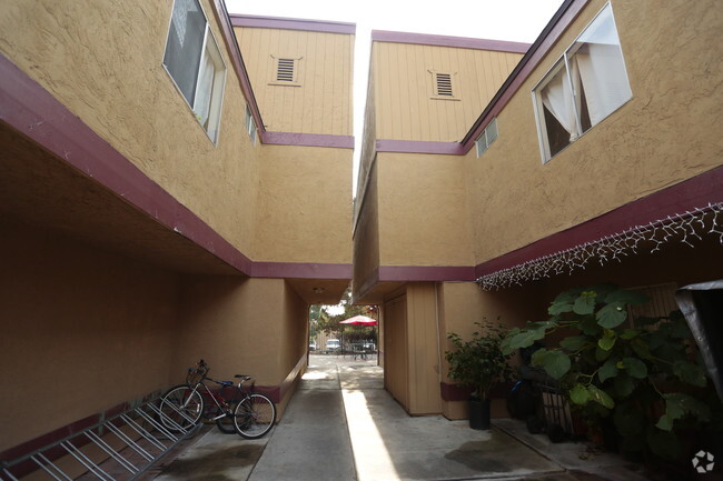 Building Photo - Alta Marina Apartments
