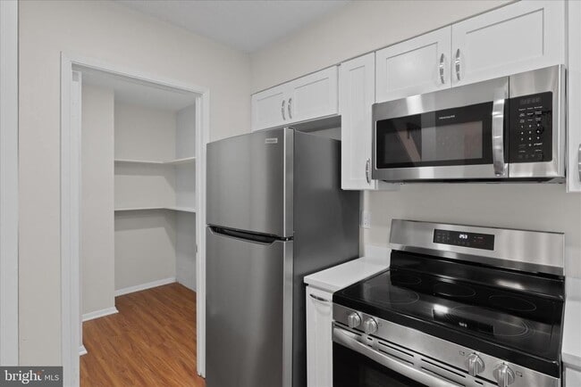 Building Photo - 2208 Cartwright Pl