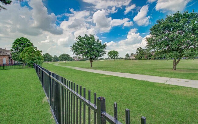 Building Photo - 10906 Castle Peak Dr