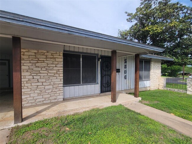 Building Photo - 5806 Nassau Dr