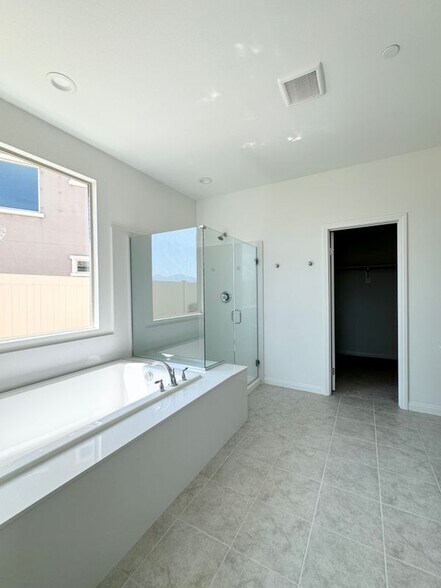 Building Photo - 12783 Mendocino Ridge Dr