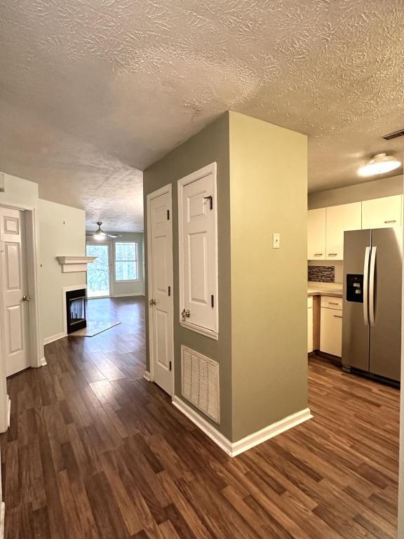 Building Photo - 1002 Brookhollow Dr