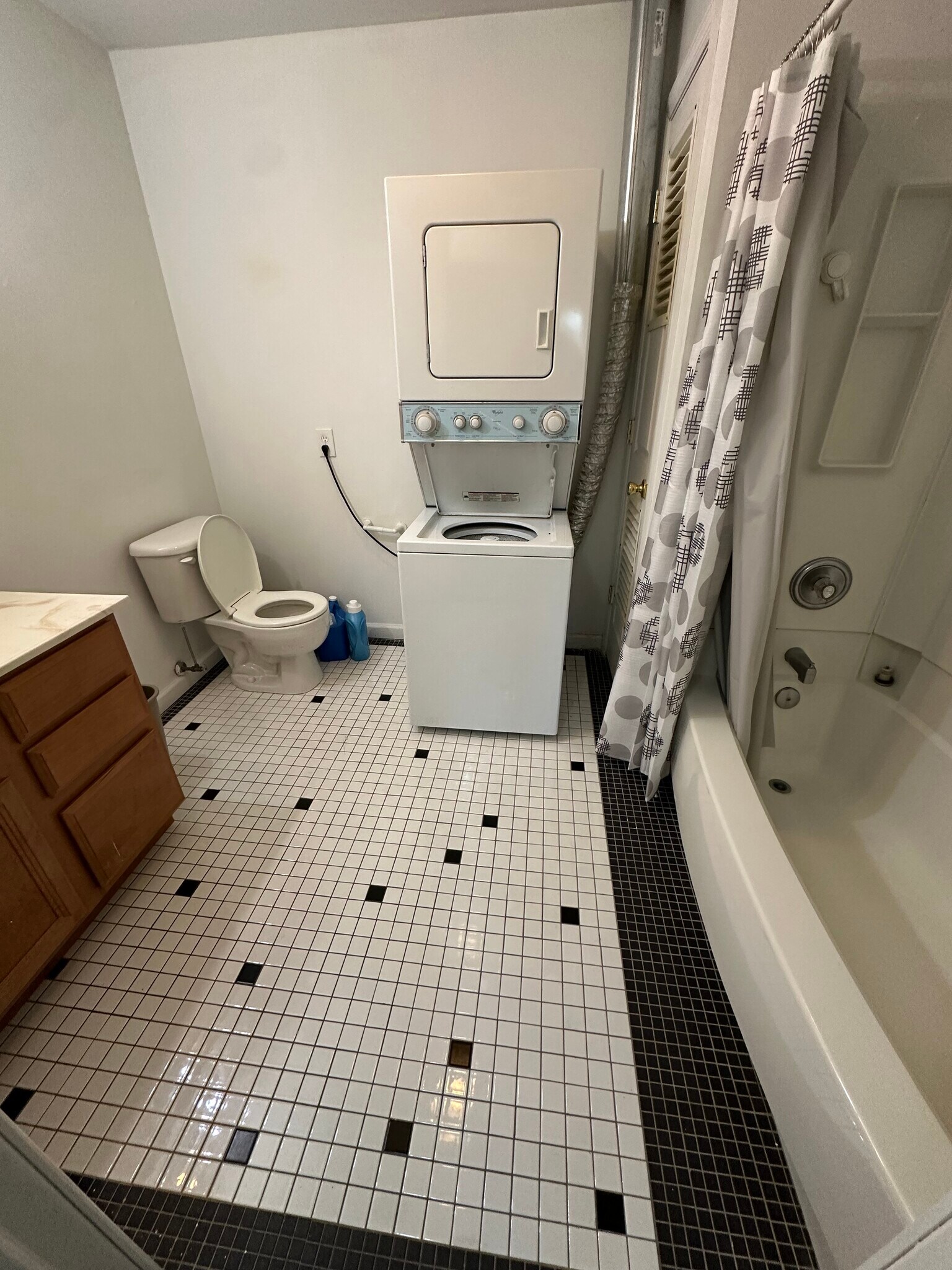 Building Photo - 405 Park Ave