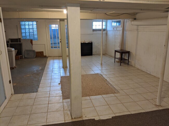 Building Photo - 9124 George Ave