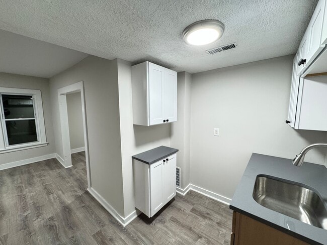 Building Photo - 38 Clifton Ave