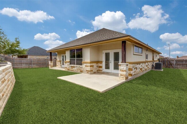 Building Photo - 156 Greg Ln