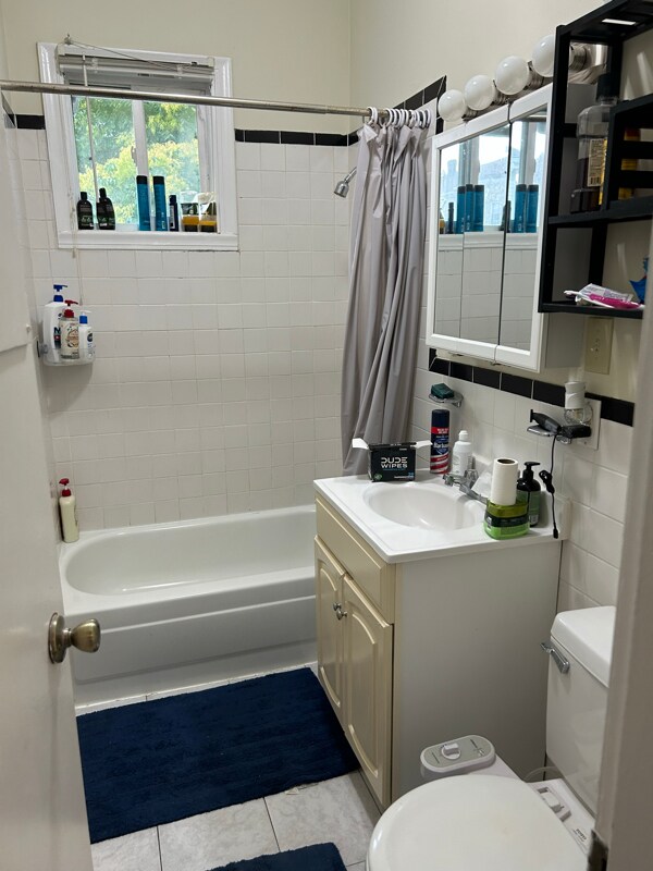 Building Photo - 56 Mozart St