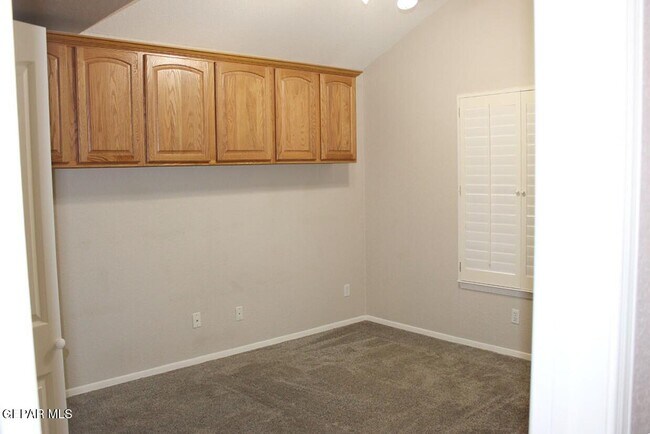 Building Photo - 221 Cloud Song E