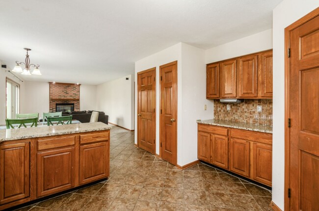 Building Photo - 8370 Payson Dr