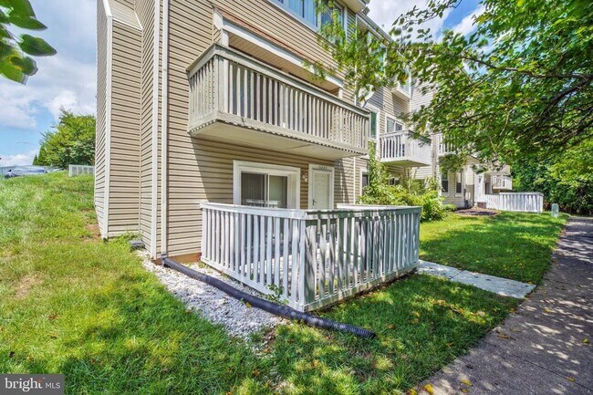 Building Photo - 12883 Cara Dr