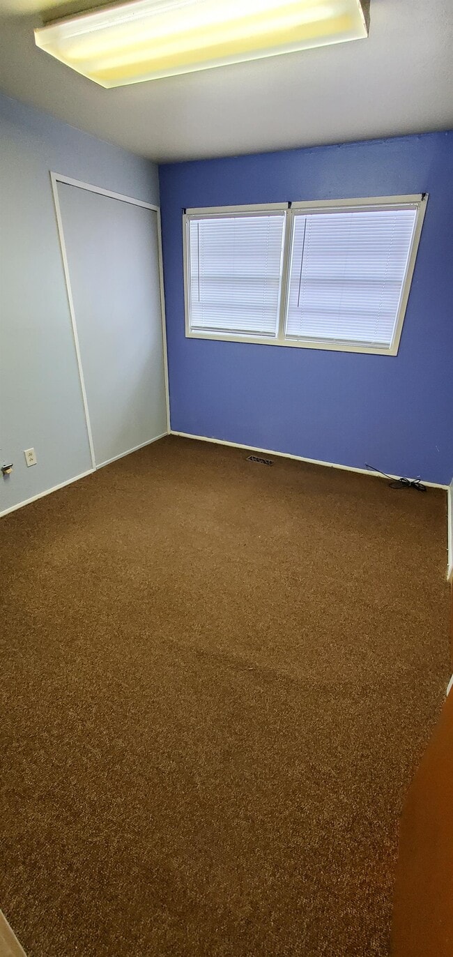 Building Photo - 182 Jacolyn Dr NW