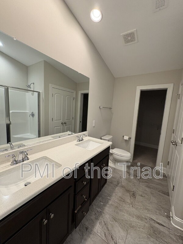 Building Photo - 1103 Chariot Square