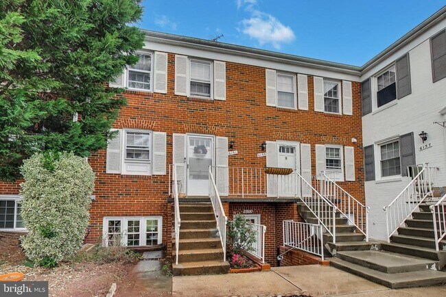 Building Photo - 6153 Strasburg Dr