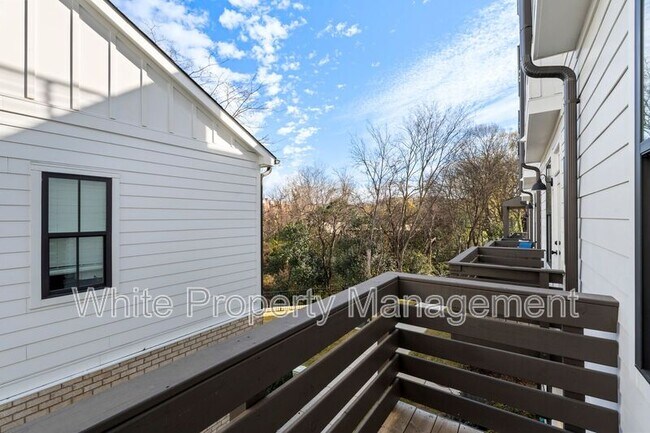 Building Photo - 1126 Pegram St