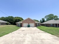 Building Photo - 2203 Indian Trail