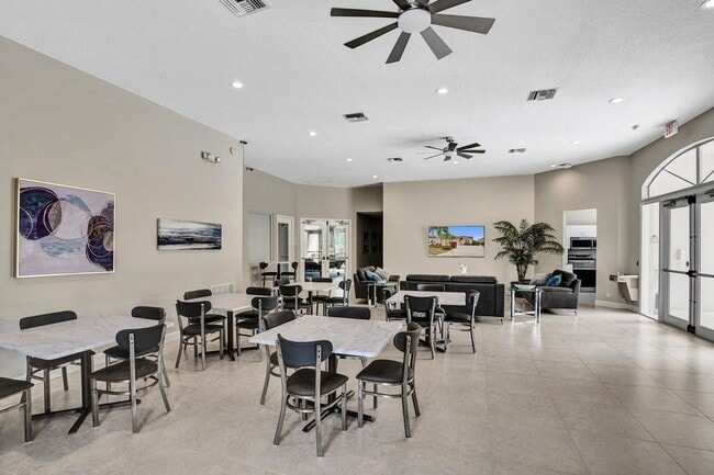 Building Photo - 16658 La Mesa Dr