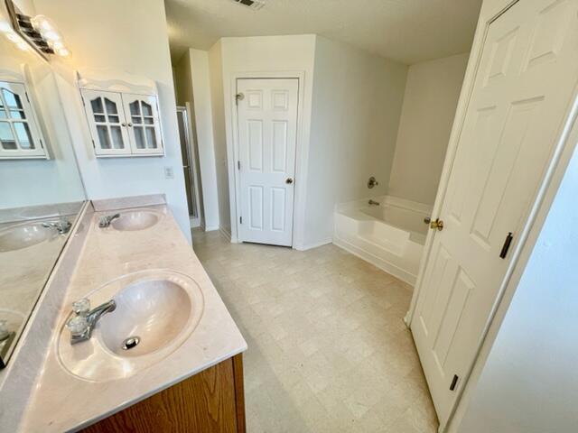 Building Photo - 1221 Northview Dr