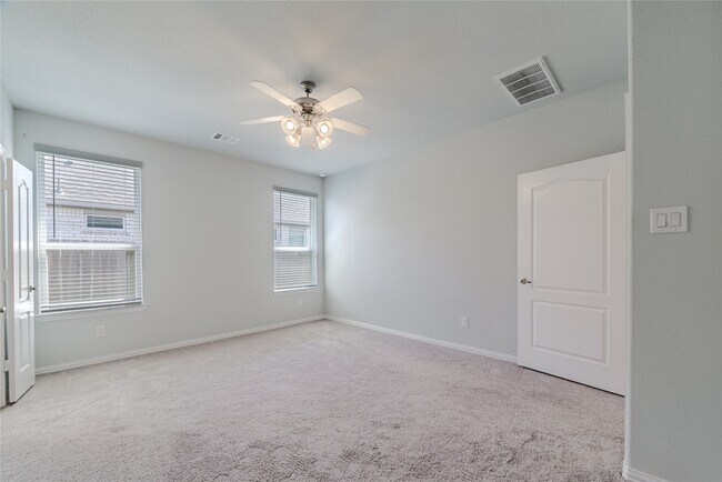 Building Photo - 10323 Birch Peak Dr