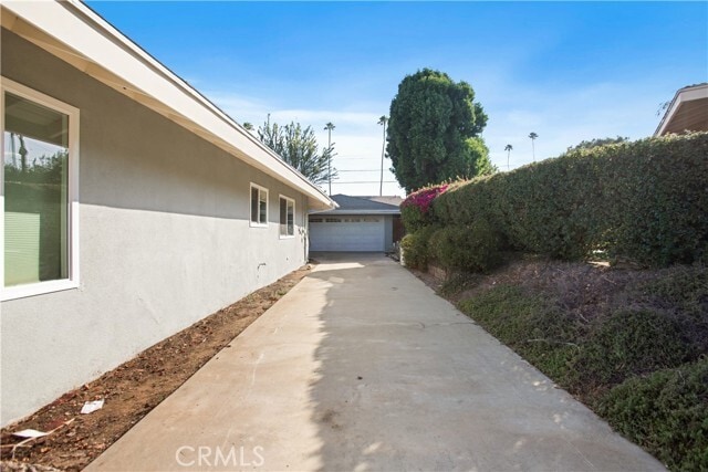 Building Photo - 1185 La Subida Ct