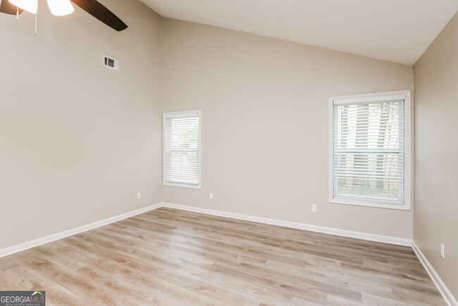 Building Photo - 5563 Newberry Point Dr