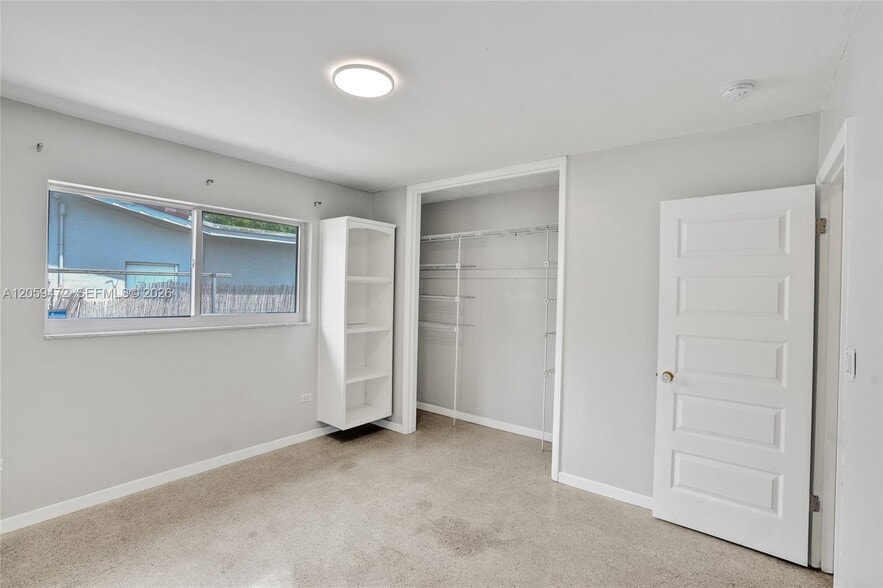 Building Photo - 9350 SW 48th St