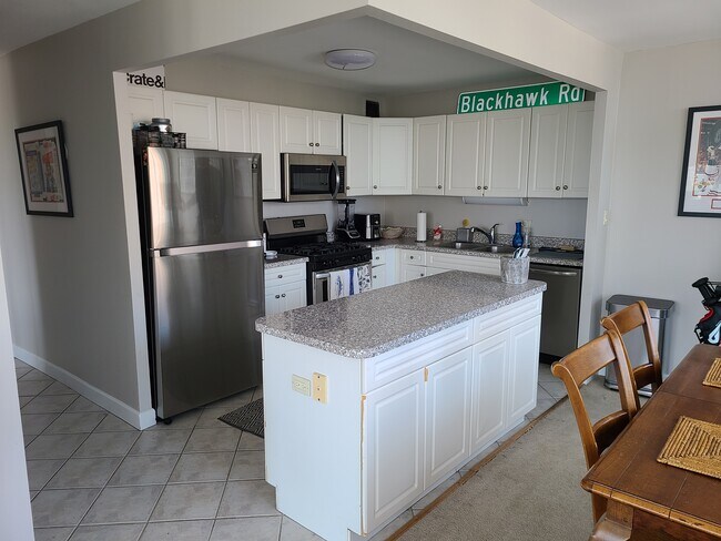 Kitchen - 444 W Fullerton Pky