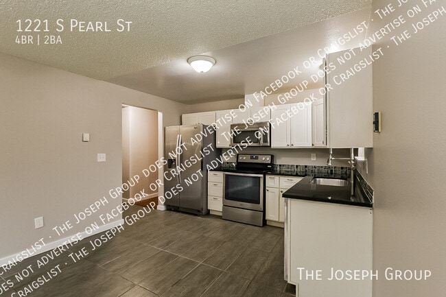 Building Photo - 1221 S Pearl St