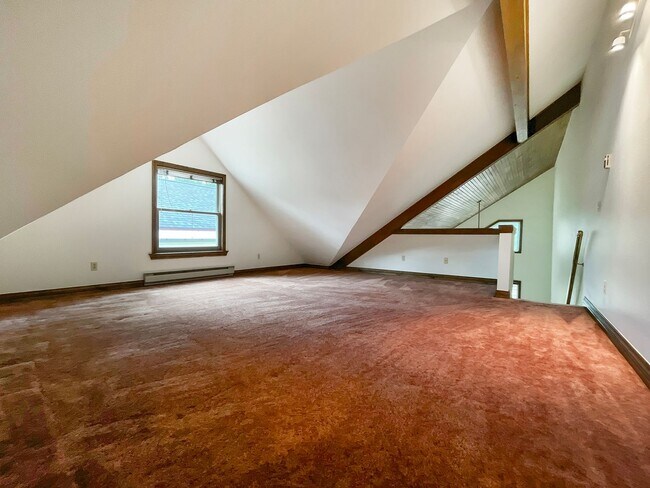 Building Photo - 3 Bed (private loft as 3rd BR) Downtown Breckenridge Living – Modern Comfort in a Historic Setting