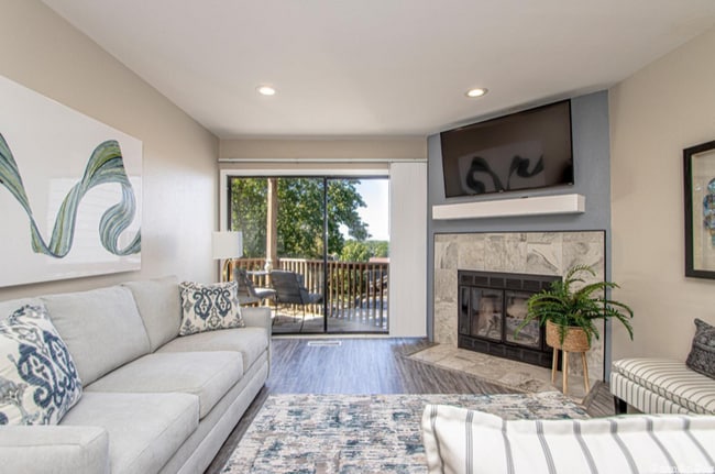 Building Photo - 203 Stearns Point