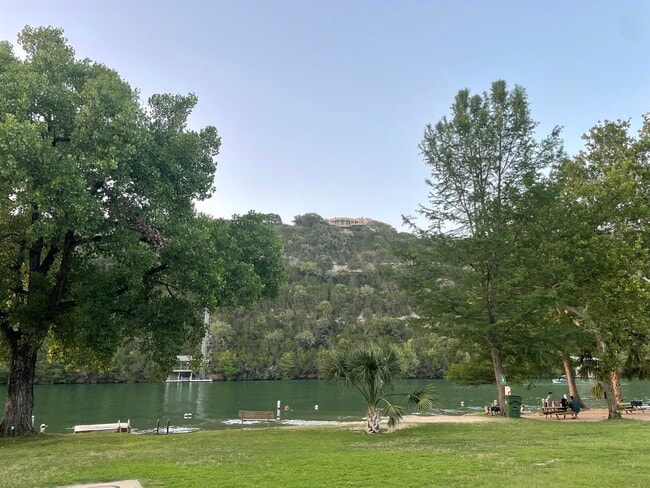 Building Photo - 104 S Tumbleweed Trail