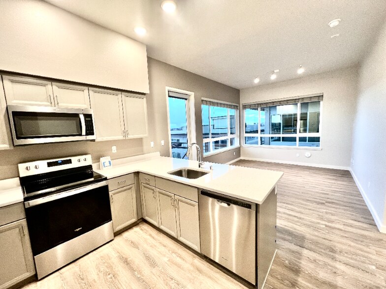 Building Photo - 2330 Yakima Ct