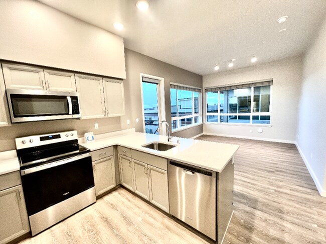 Building Photo - 2330 Yakima Ct
