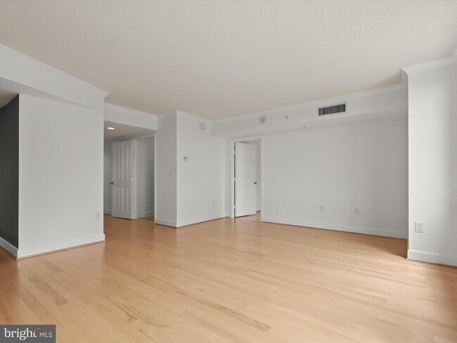 Building Photo - 1205 N Garfield St