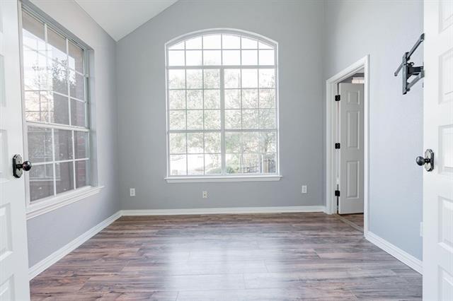 Building Photo - 2923 Newport Dr