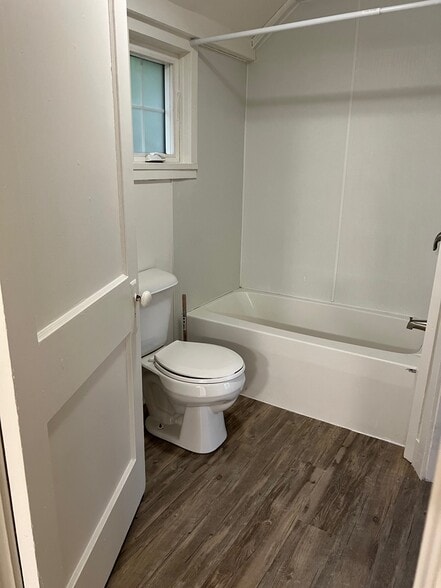 Building Photo - 826 Dryden Rd