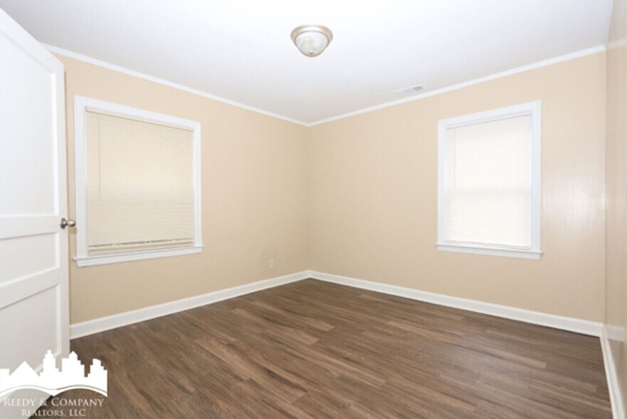 Building Photo - 965 Dillworth St