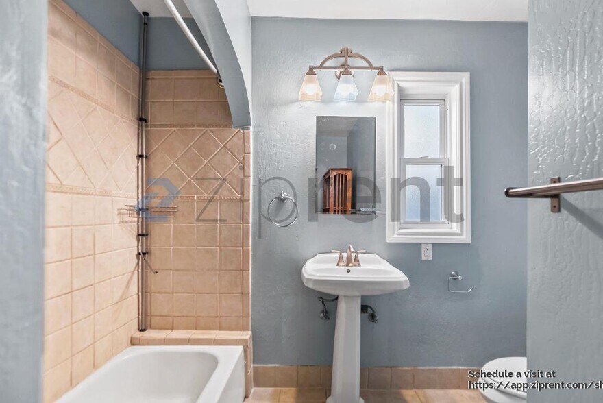 Building Photo - 855 N 17th St