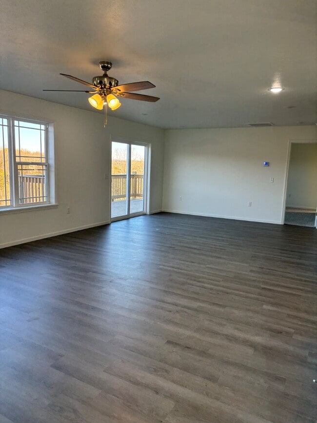 Building Photo - 124 E Sunset Cove Ln