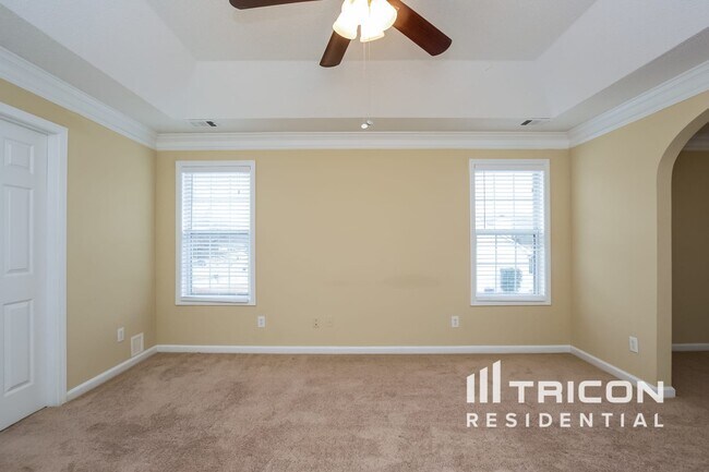 Building Photo - 8140 River Hill Commons Dr