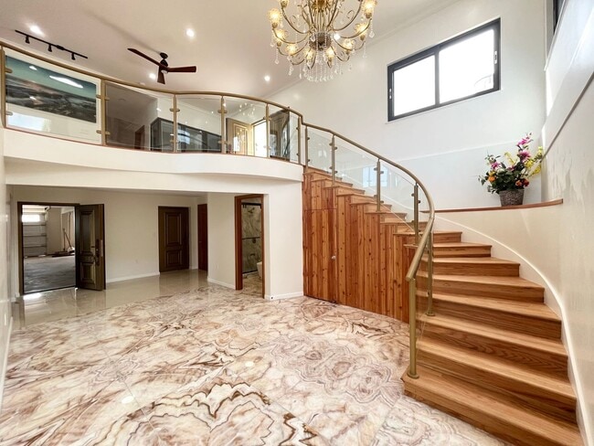 Building Photo - 2045 Mott Smith Dr