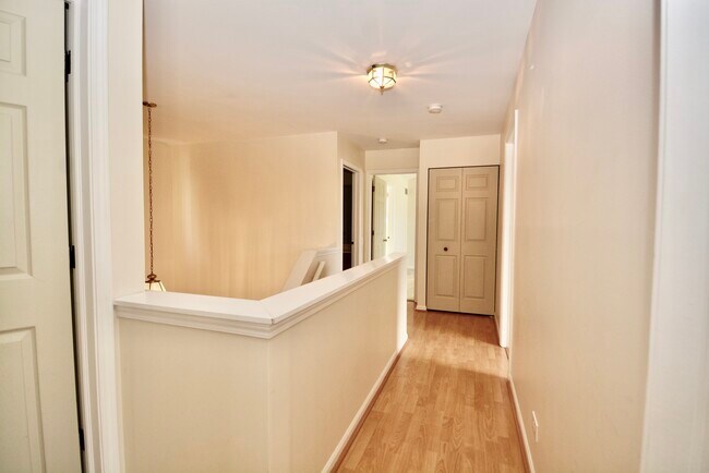 Building Photo - 1661 Charlotte Cir