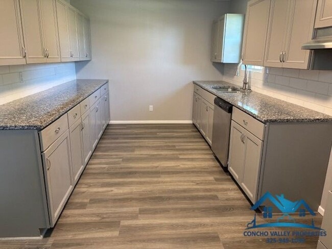 Building Photo - 1420 S David St