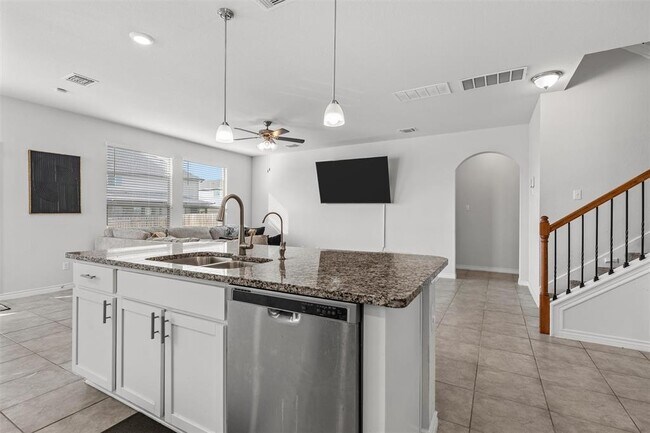 Building Photo - 6113 Lavaca Dr