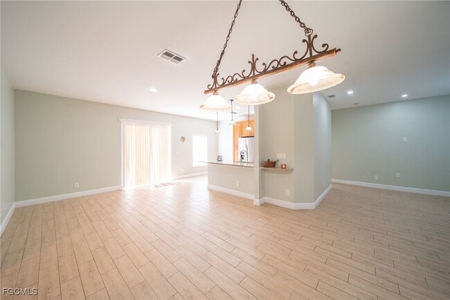 Building Photo - 2122 SW 29th Terrace