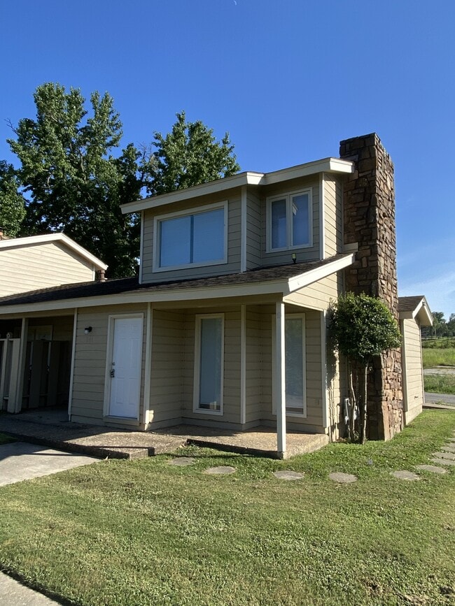 Primary Photo - 13739 Turnberry Ln