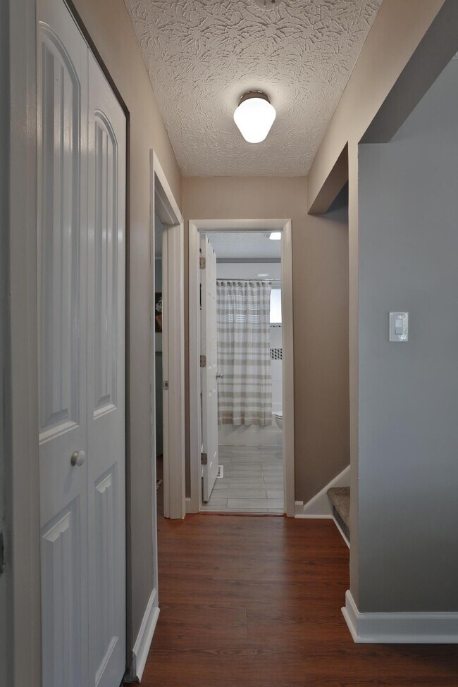 Building Photo - 925 Blenheim Rd