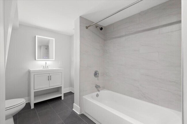 Building Photo - 2 bedroom in Chicago IL 60622
