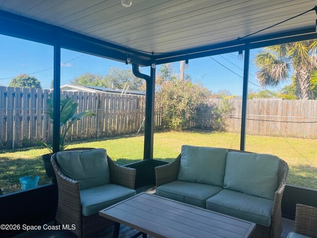 Building Photo - 285 E Lauren Ct